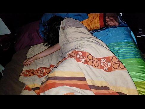 ❤️ Styfsoan bespot syn jonge styfmem wylst se sliept. ❤❌ Porno op fy.naughtyhentai.ru ❌❤